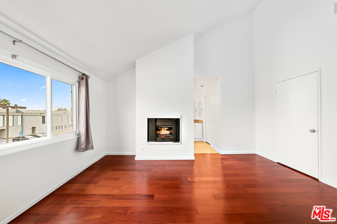 1132 19th St Unit: 3