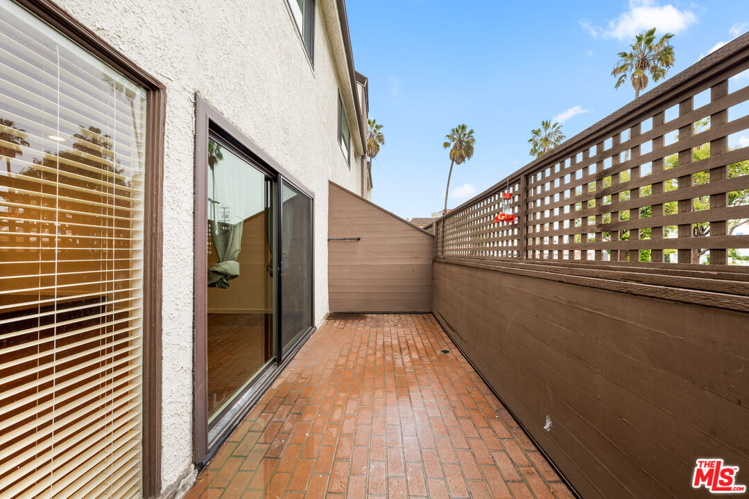 1132 19th St Unit: 3