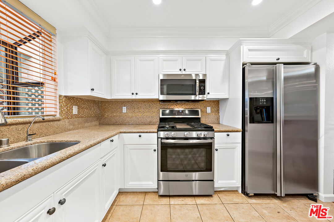 1132 19th St Unit: 3