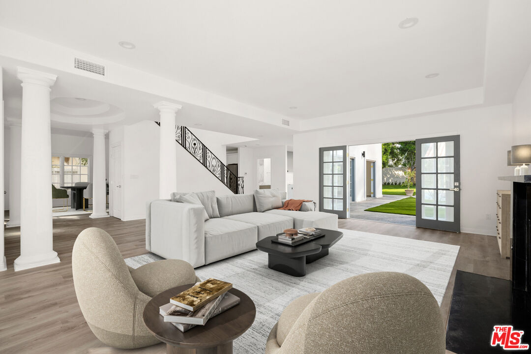 6111 Warner Dr