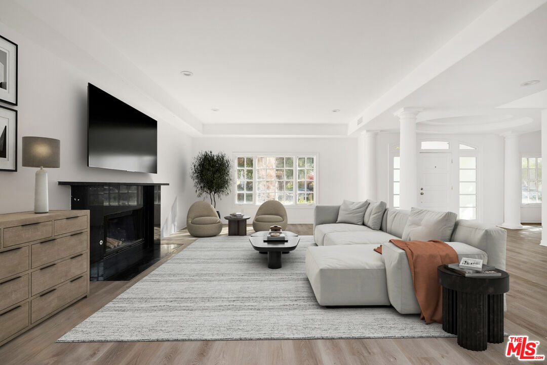 6111 Warner Dr