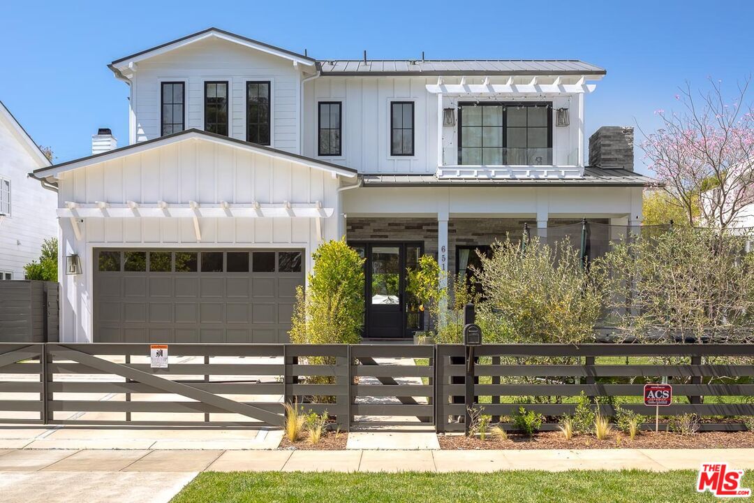 651 S Burlingame Ave