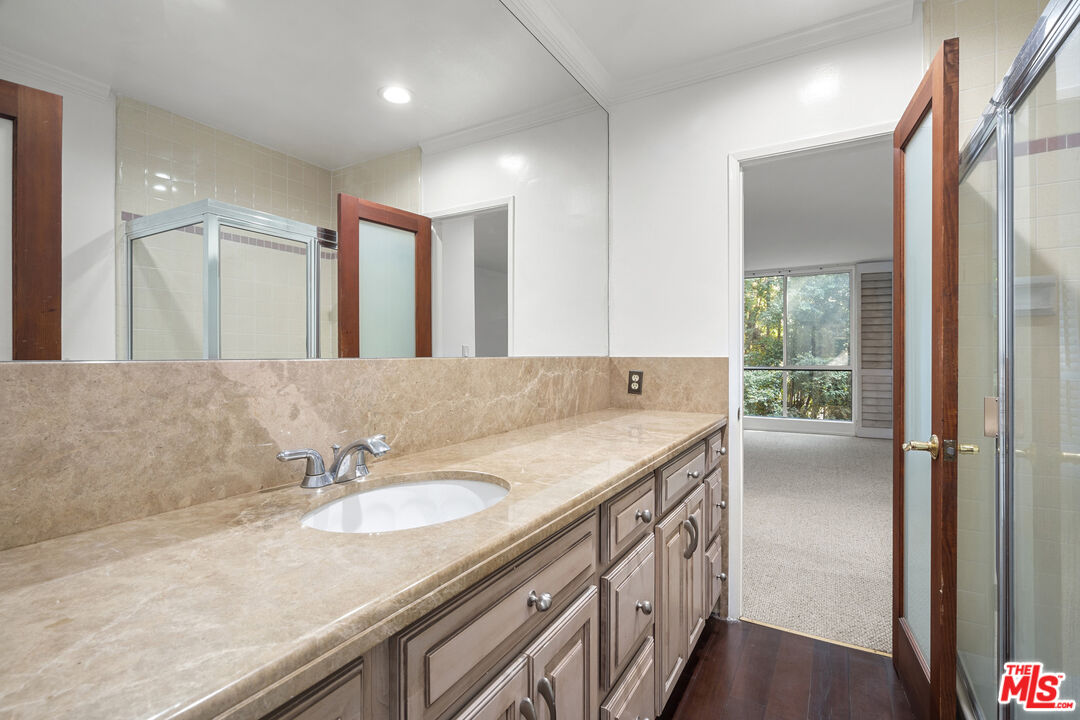 1010 N Kings Rd Unit: 202