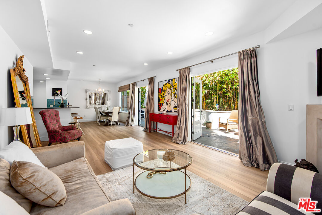 718 N Croft Ave Unit: 103