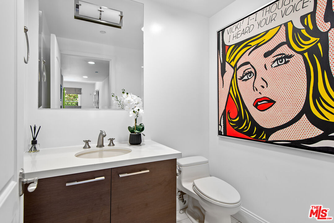 718 N Croft Ave Unit: 103