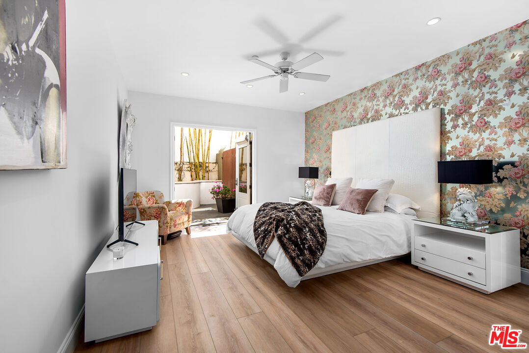 718 N Croft Ave Unit: 103