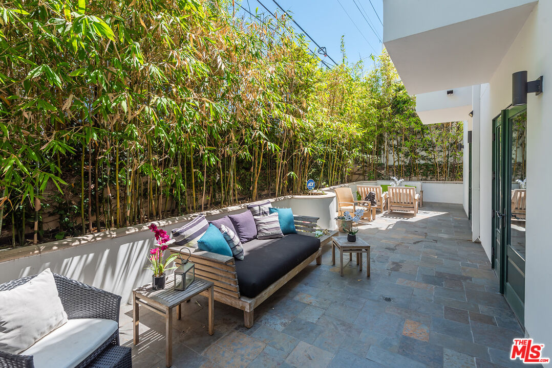 718 N Croft Ave Unit: 103