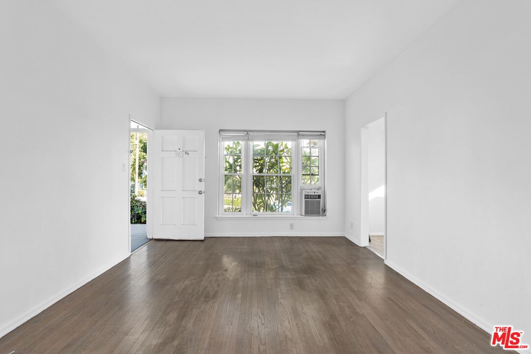 963 N Doheny Dr Unit: 3/4