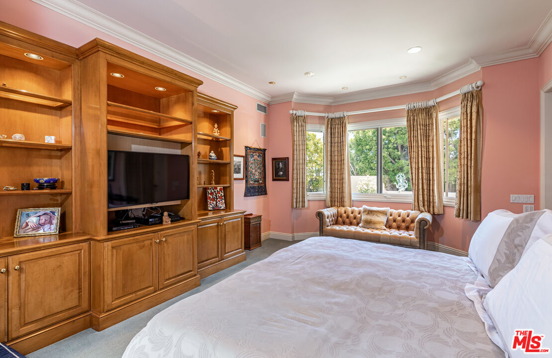 1016 Maybrook Dr