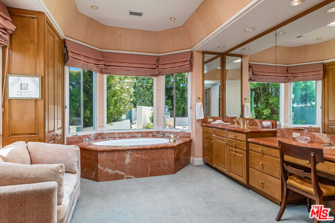 1016 Maybrook Dr