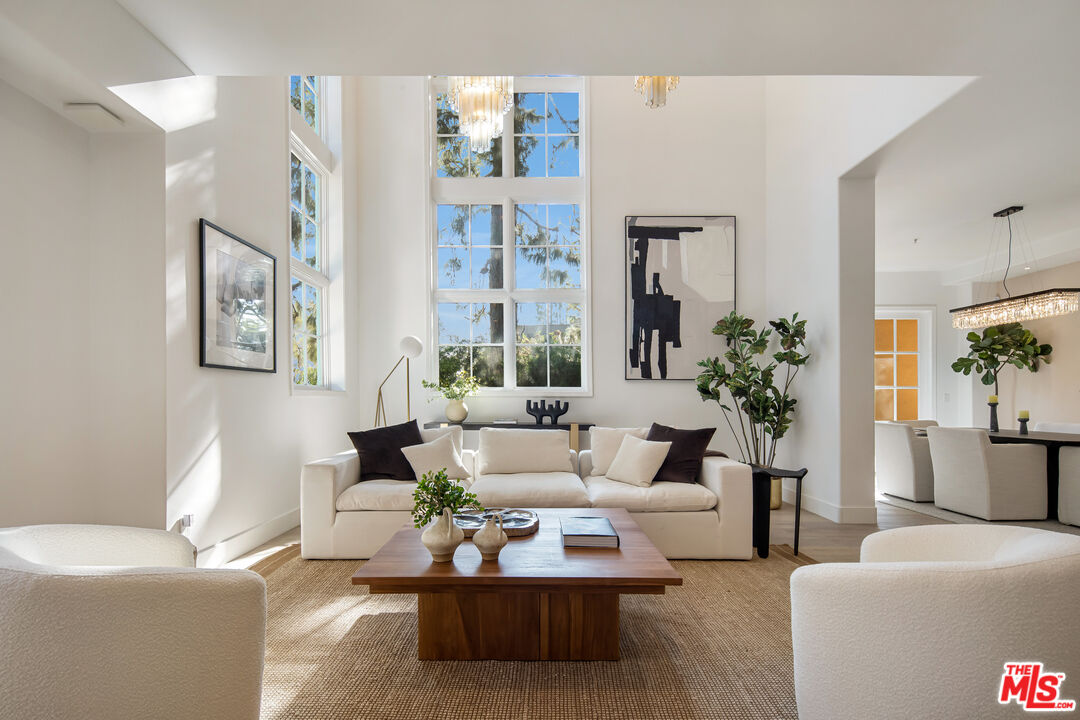 11500 San Vicente Blvd Unit: 221