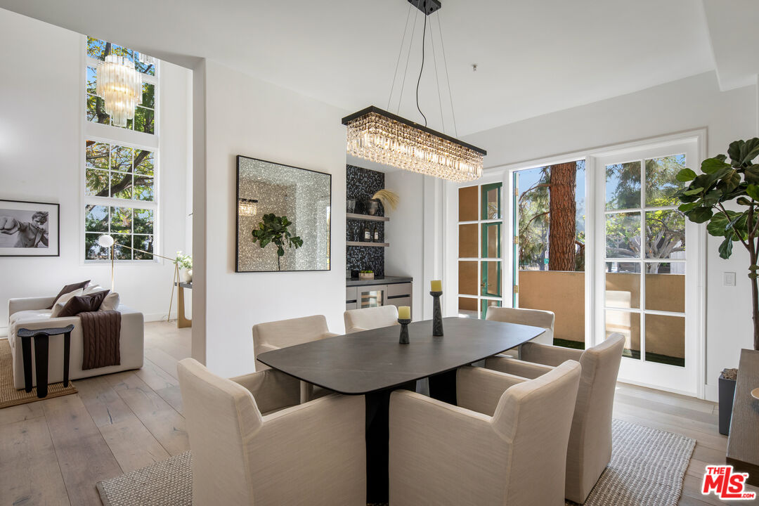 11500 San Vicente Blvd Unit: 221
