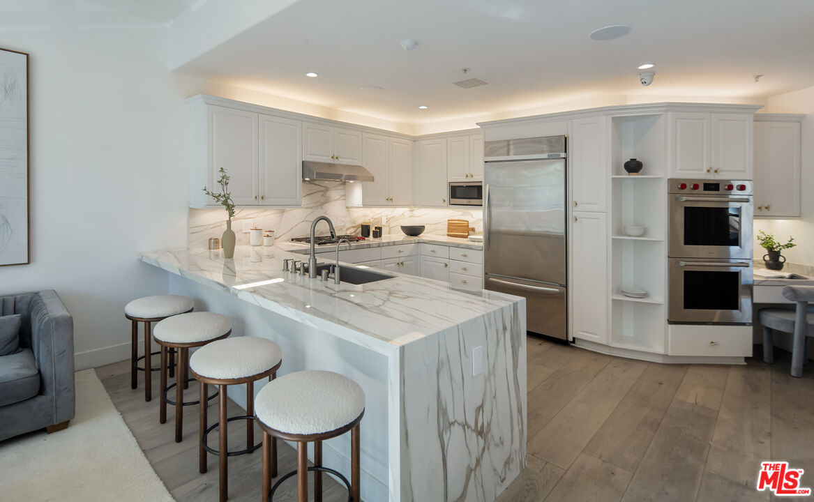 11500 San Vicente Blvd Unit: 221