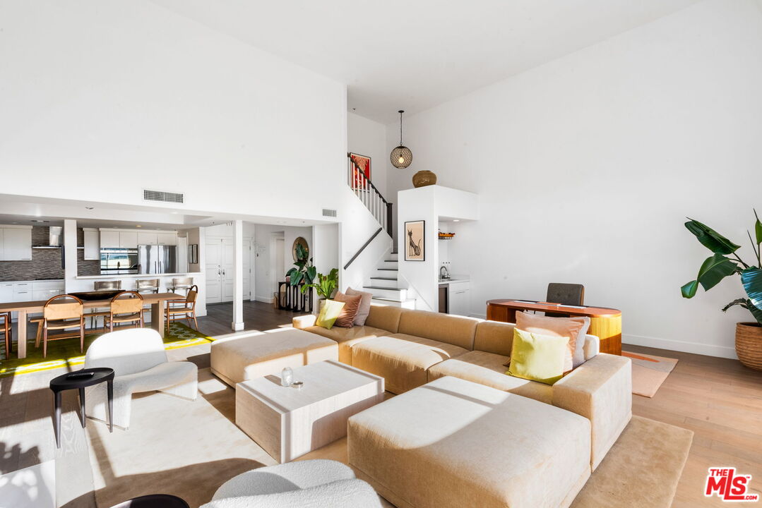 11690 Montana Ave Unit: PH303
