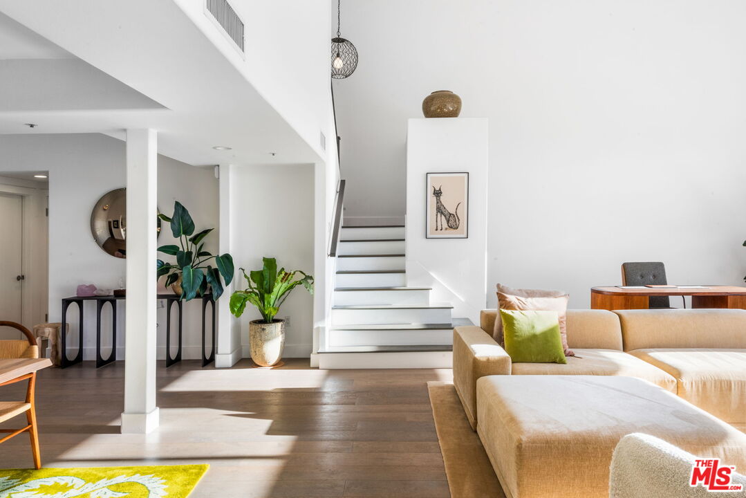 11690 Montana Ave Unit: PH303