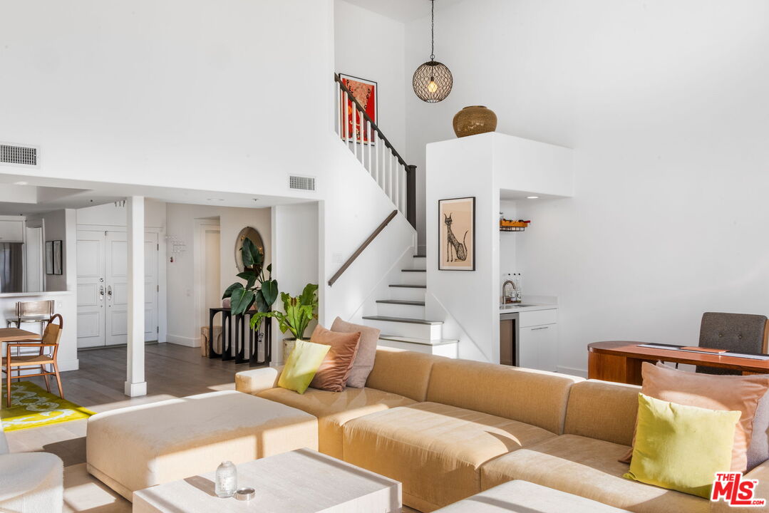 11690 Montana Ave Unit: PH303