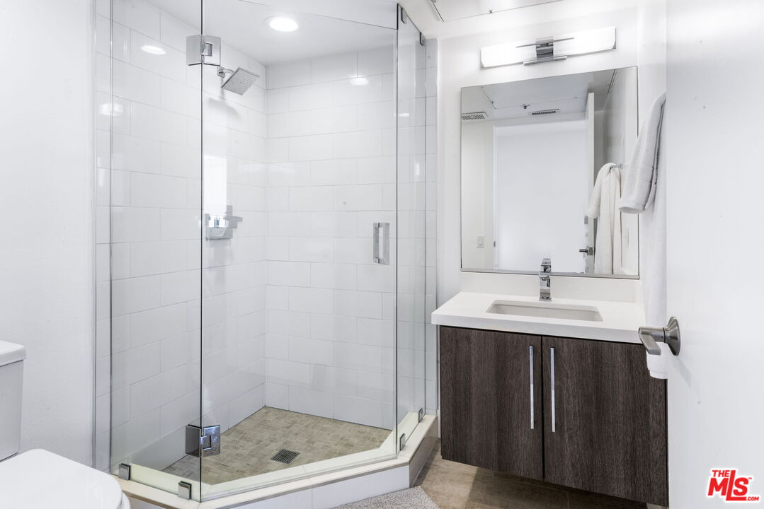 11690 Montana Ave Unit: PH303
