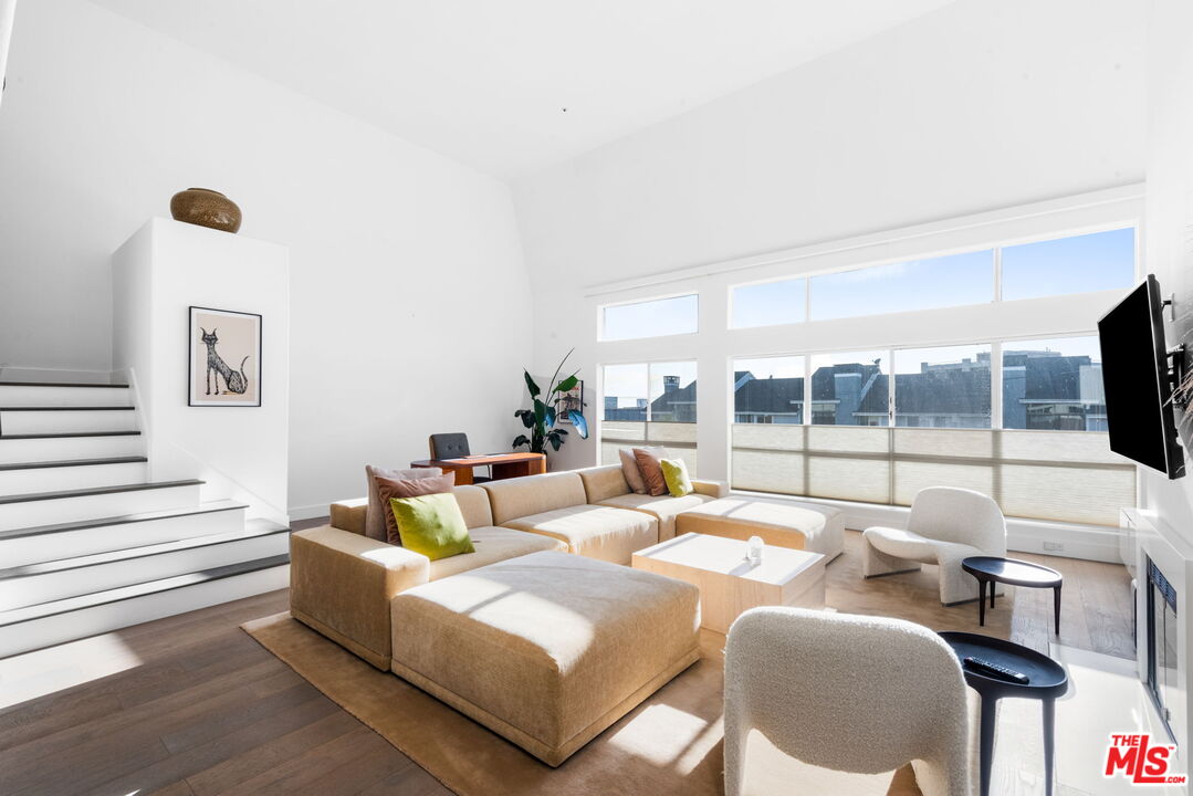11690 Montana Ave Unit: PH303