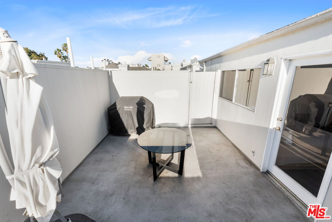 11690 Montana Ave Unit: PH303