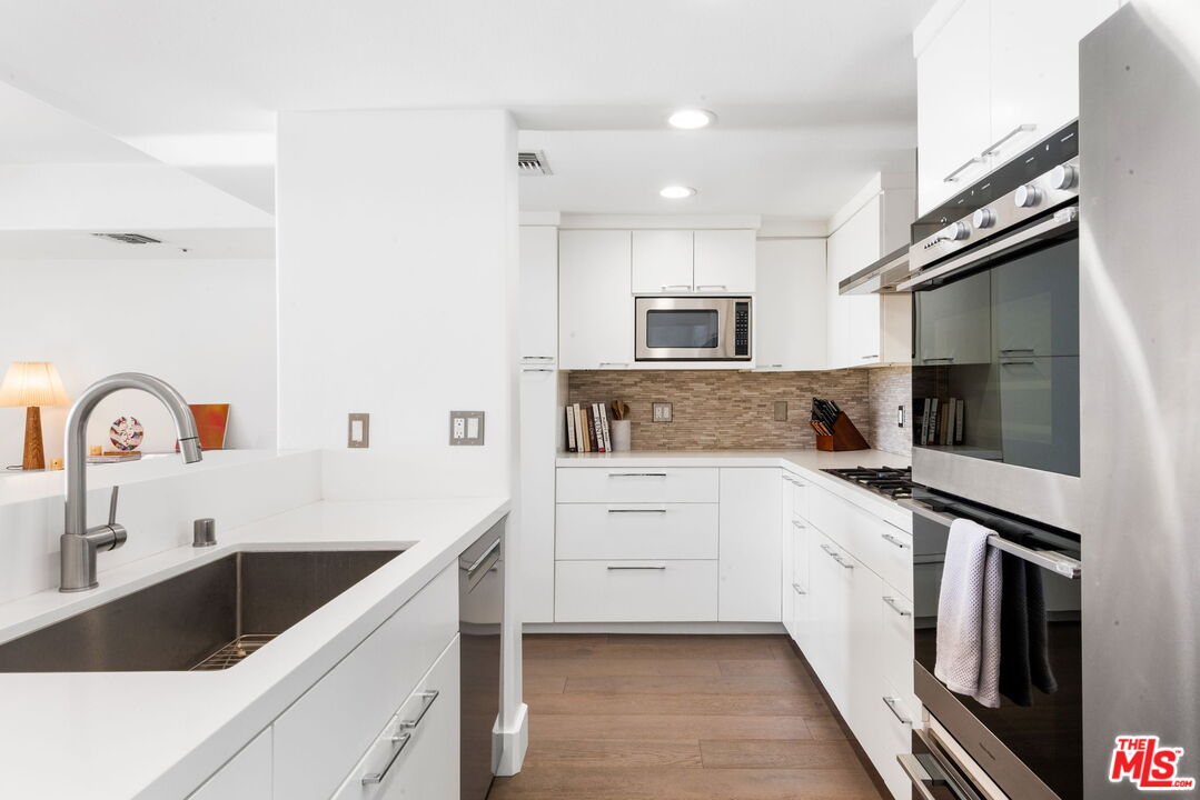 11690 Montana Ave Unit: PH303