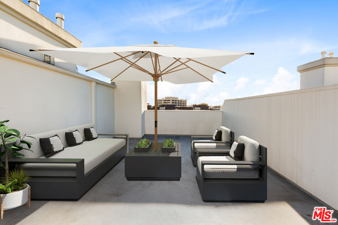 11690 Montana Ave Unit: PH303