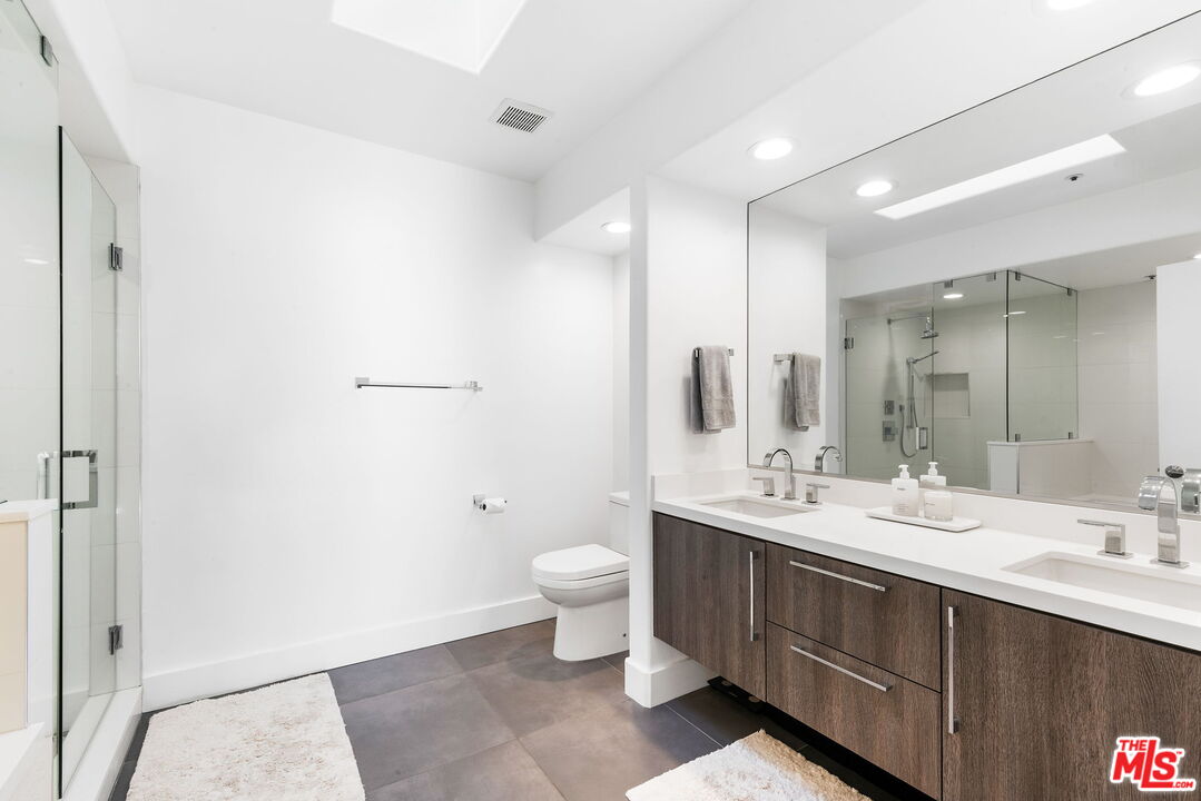 11690 Montana Ave Unit: PH303