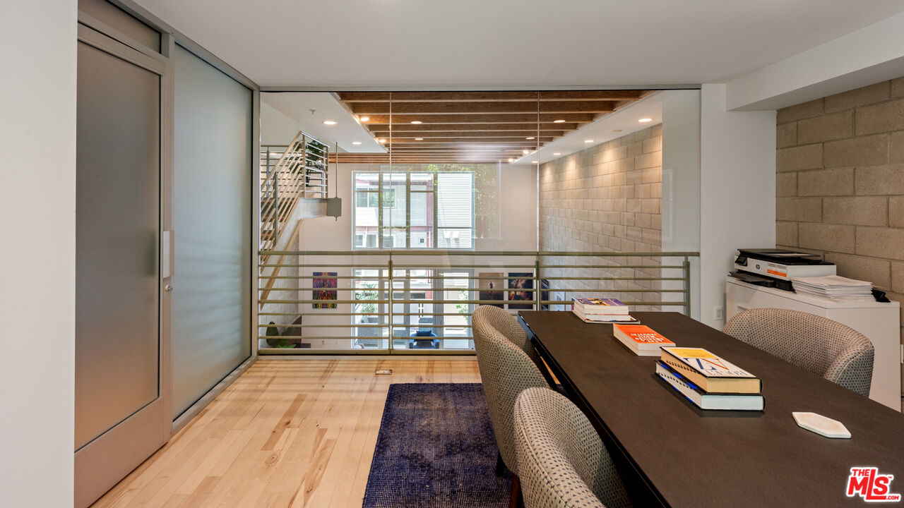 3450 Cahuenga Blvd Unit: 410