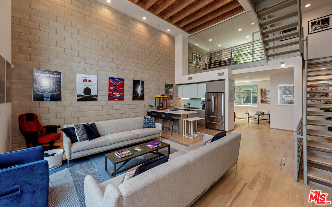 3450 Cahuenga Blvd Unit: 410
