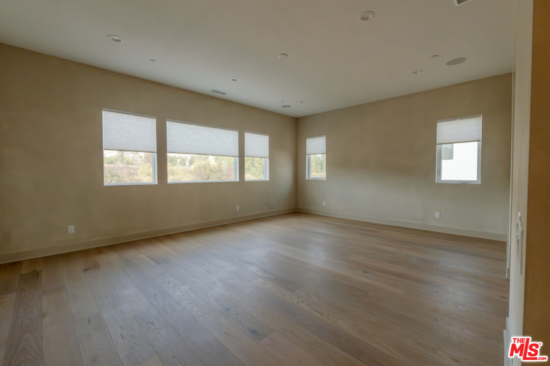 20507 W Edgewood Ct