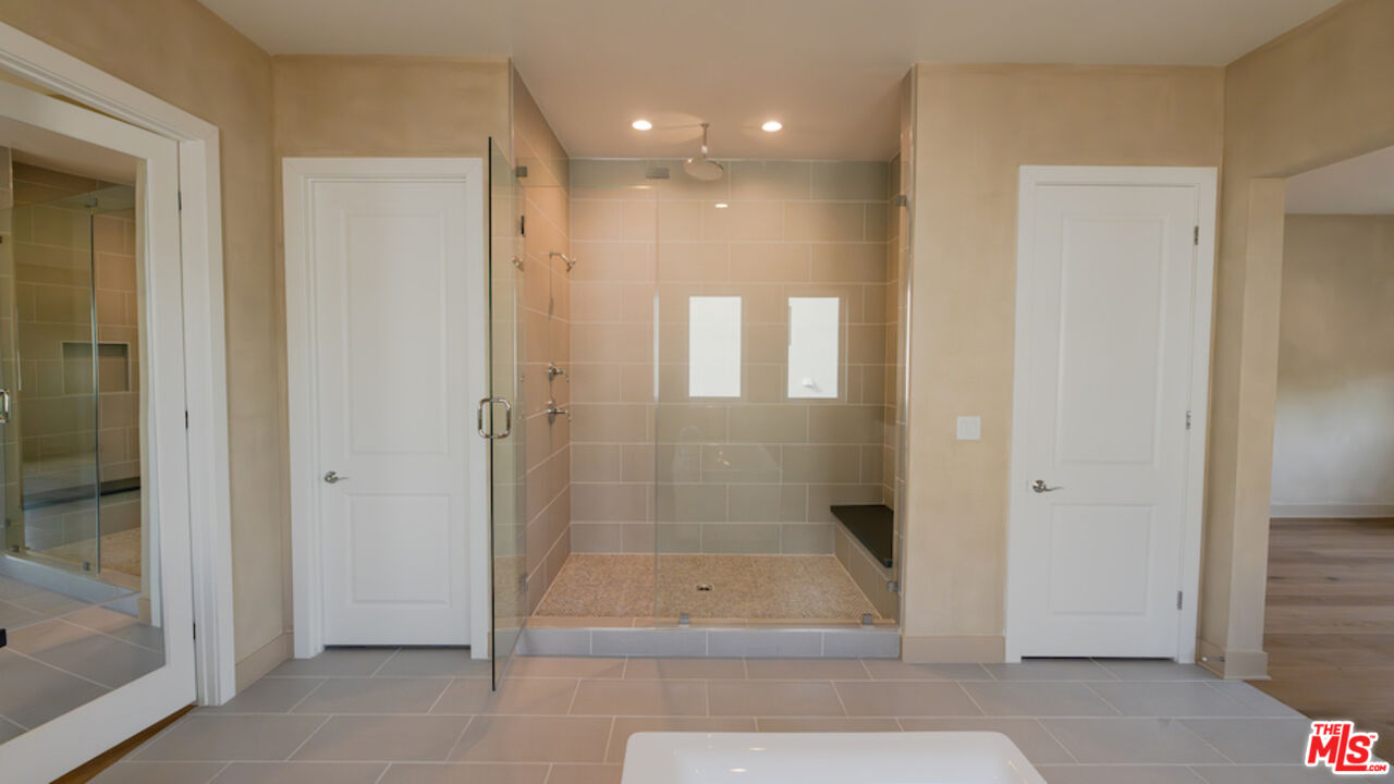 20507 W Edgewood Ct