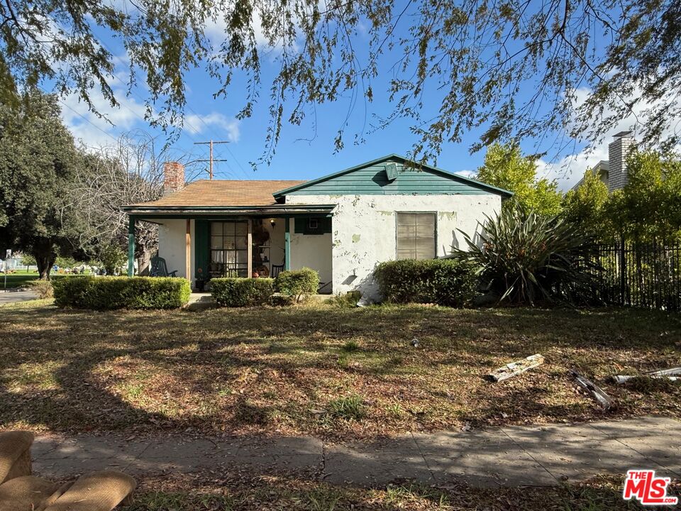 4856 Tyrone Ave