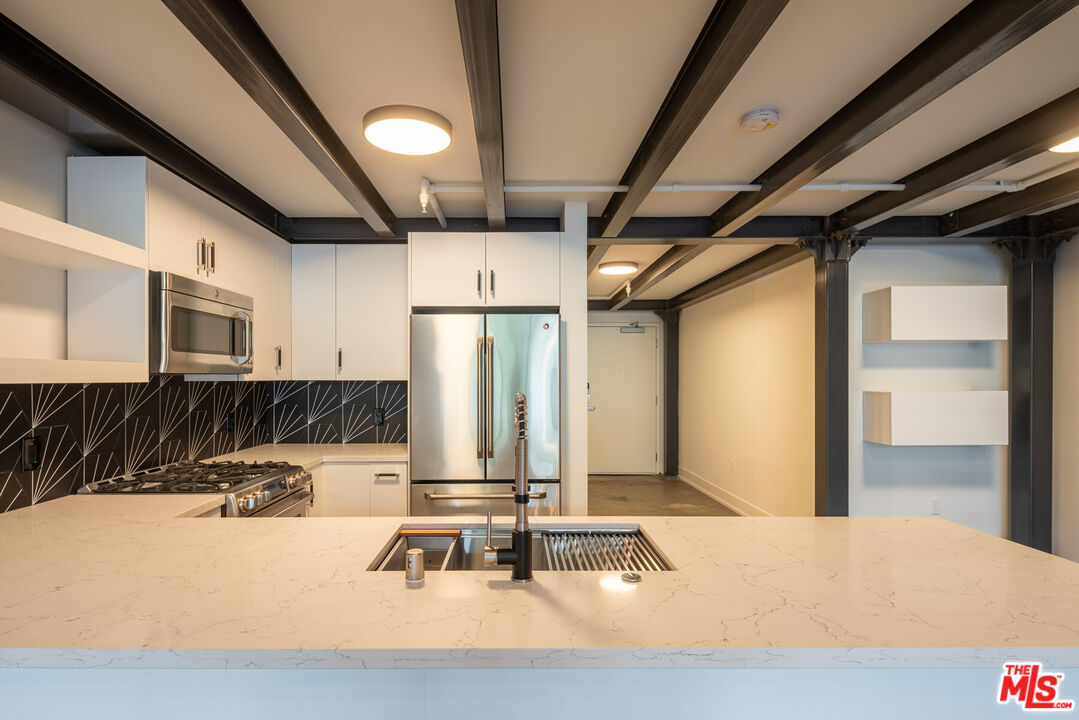 120 S Hewitt St Unit: 4