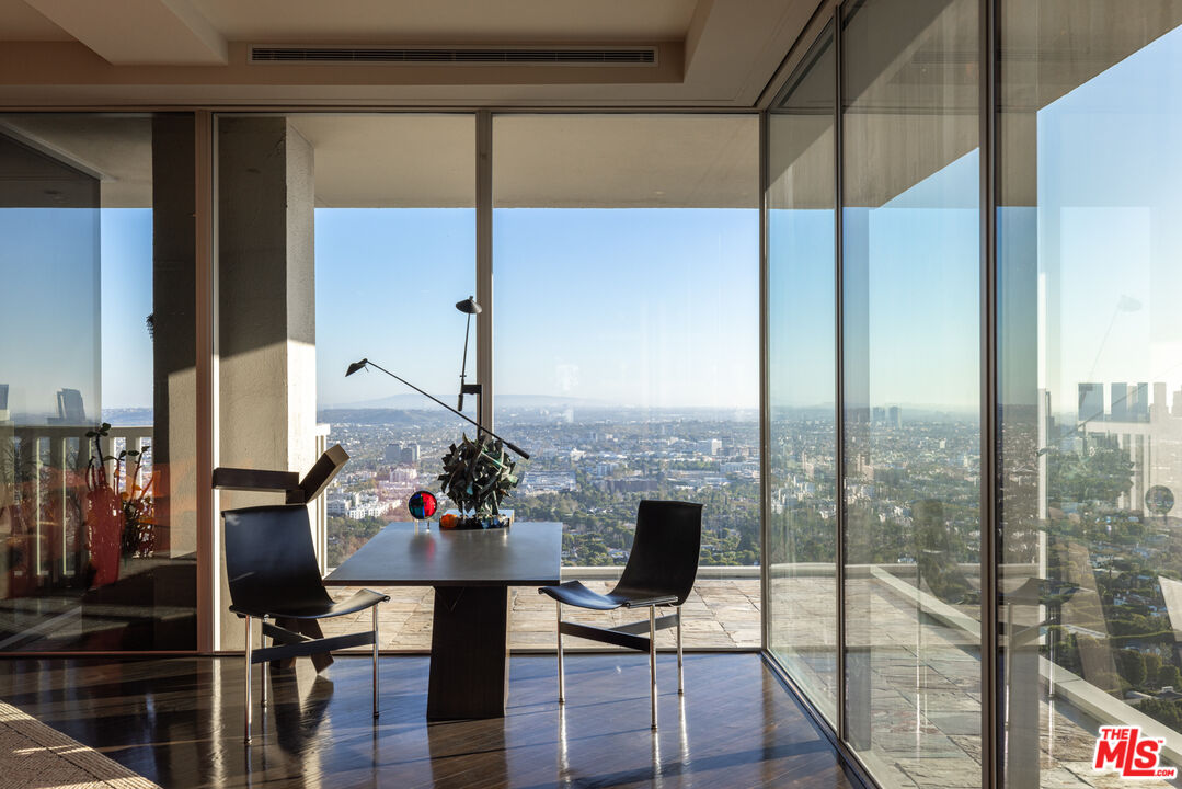 9255 Doheny Rd Unit: 2502