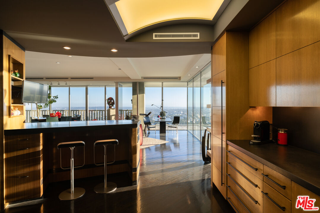 9255 Doheny Rd Unit: 2502