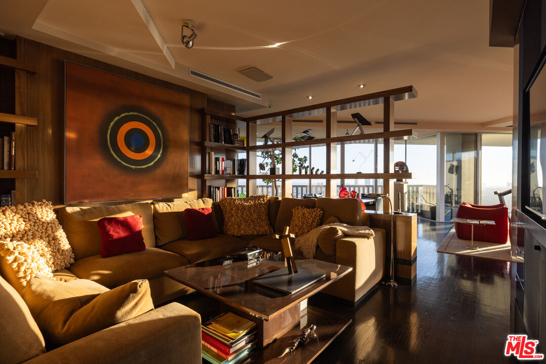 9255 Doheny Rd Unit: 2502