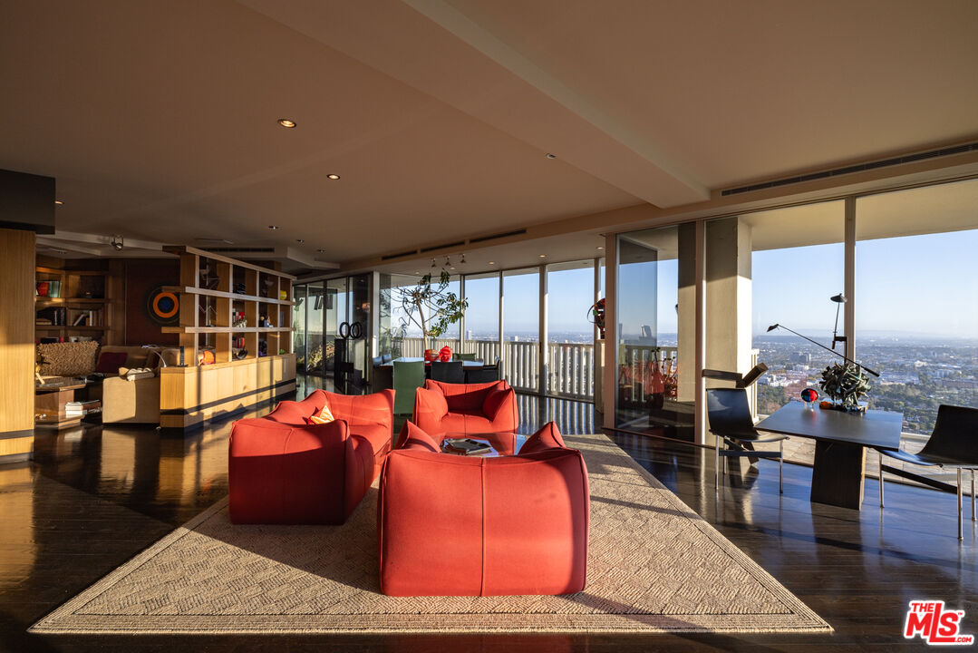 9255 Doheny Rd Unit: 2502