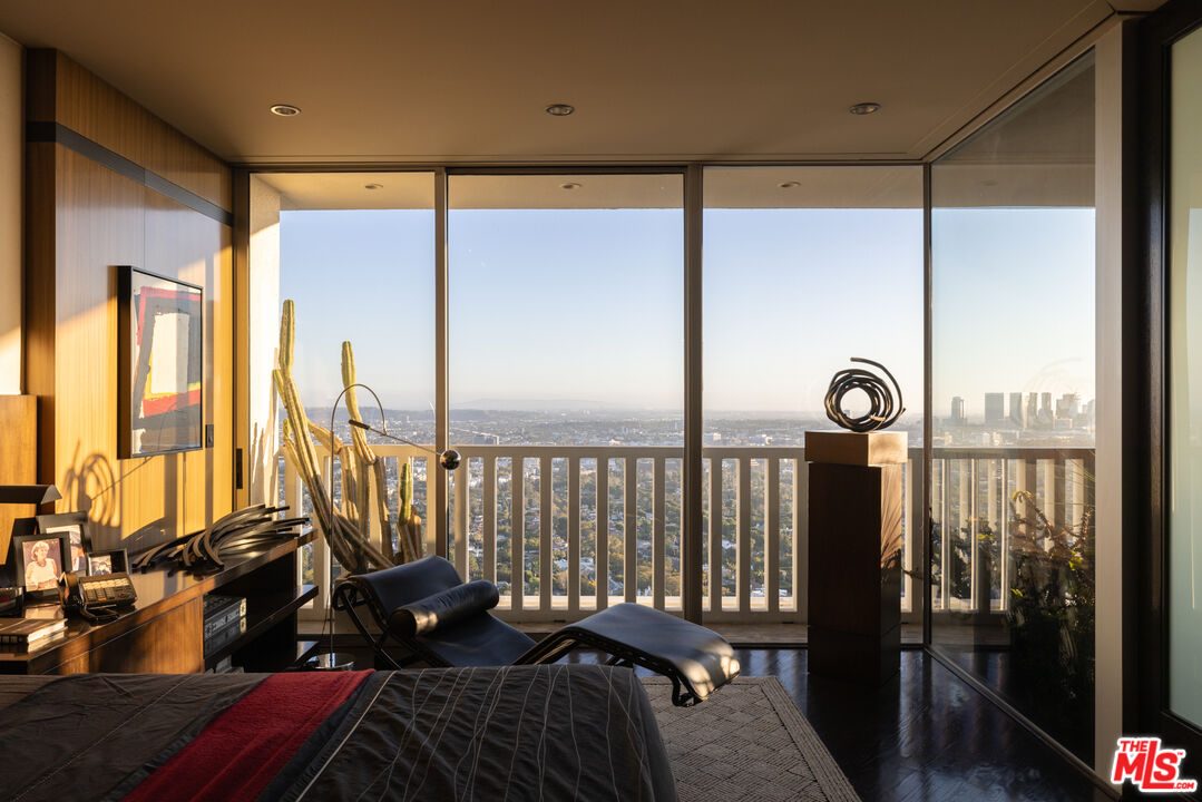 9255 Doheny Rd Unit: 2502