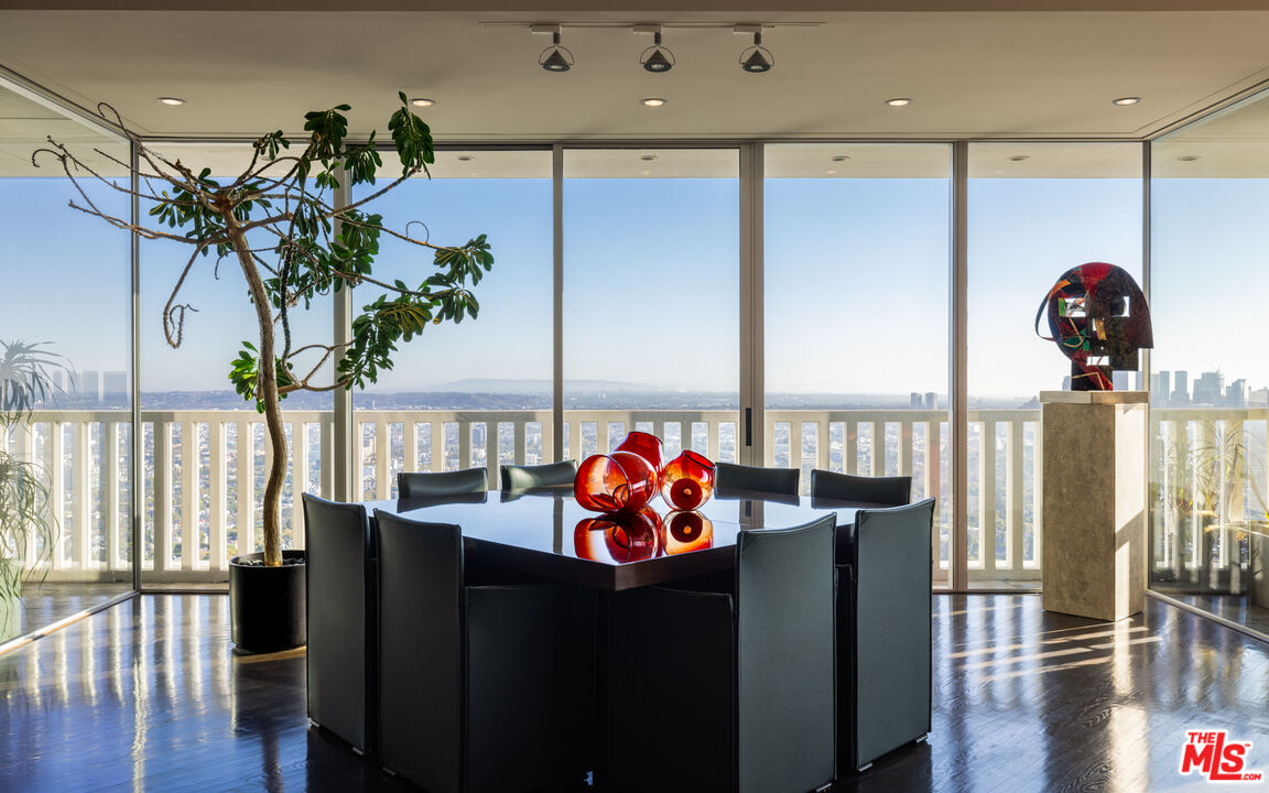 9255 Doheny Rd Unit: 2502