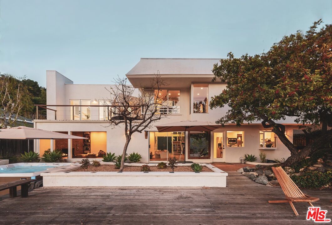 2533 La Condesa Dr
