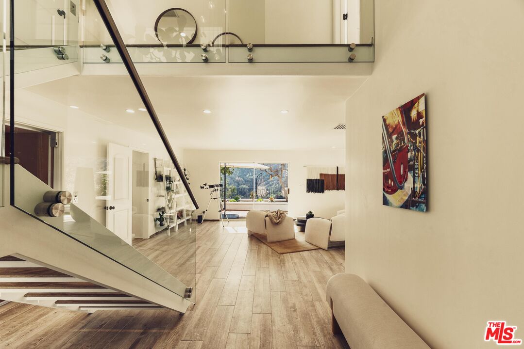 2533 La Condesa Dr