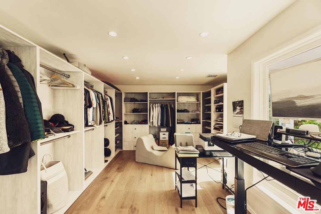 2533 La Condesa Dr
