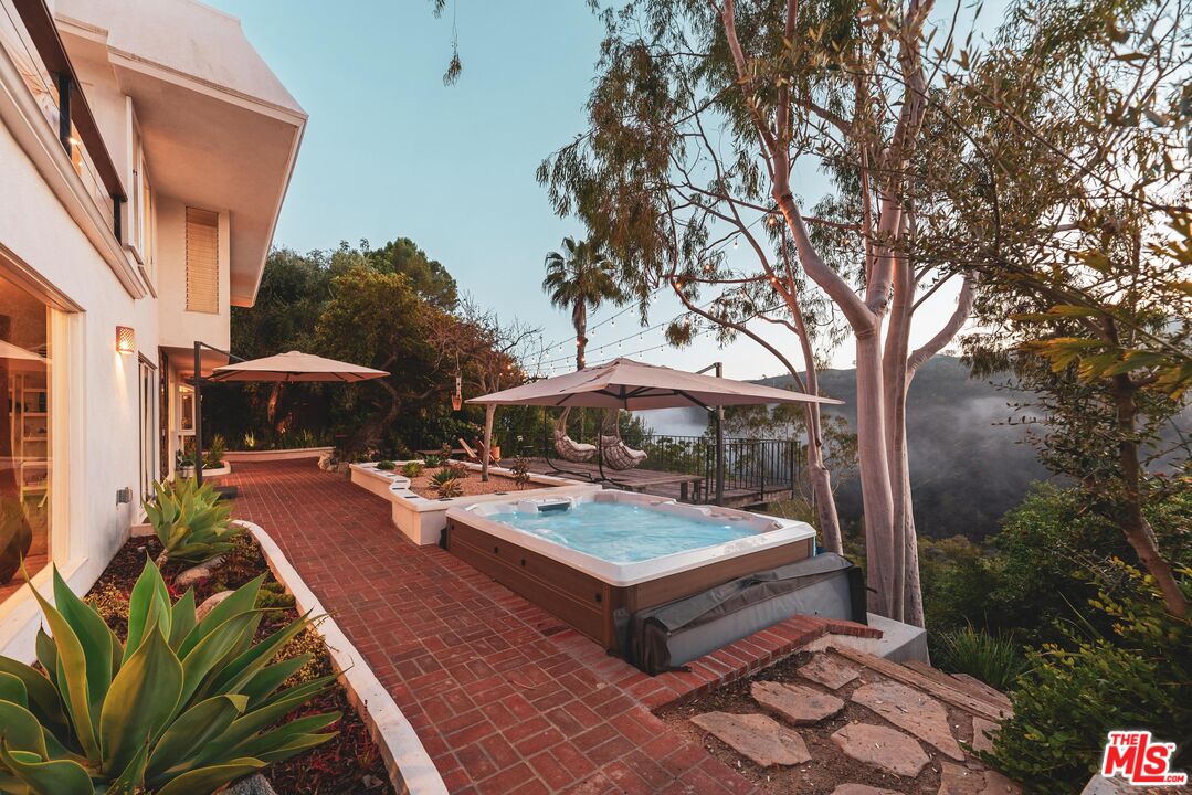 2533 La Condesa Dr