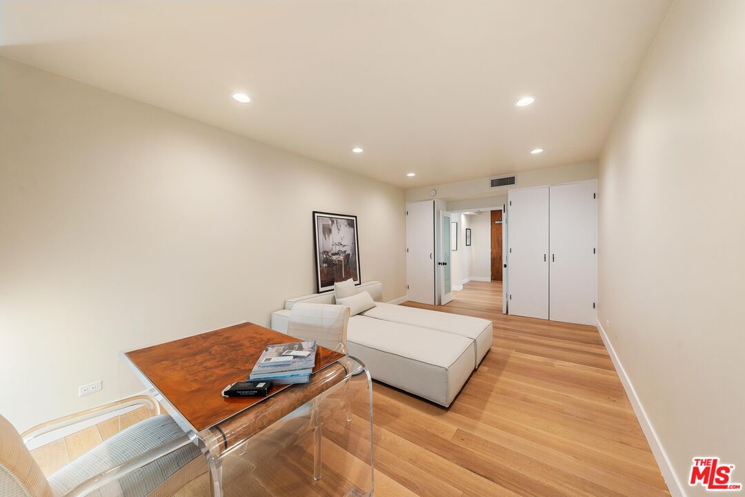 2220 Avenue Of The Stars Unit: 2306