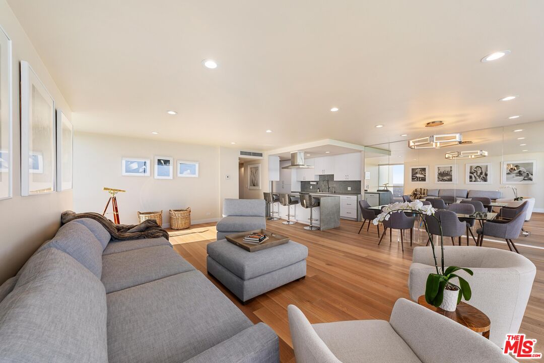 2220 Avenue Of The Stars Unit: 2306