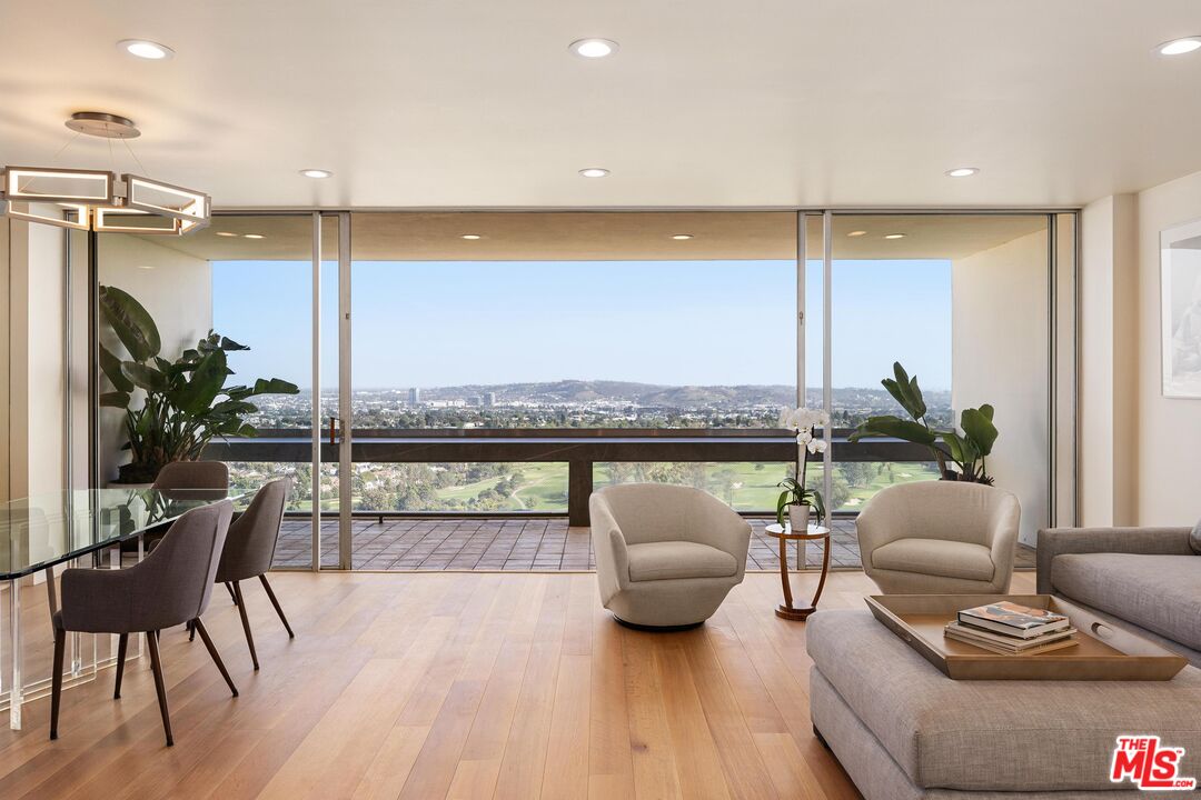 2220 Avenue Of The Stars Unit: 2306