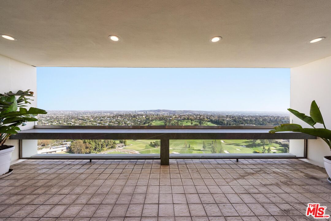 2220 Avenue Of The Stars Unit: 2306