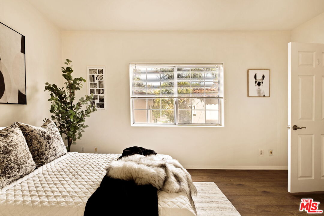 2205 S Bentley Ave Unit: 202