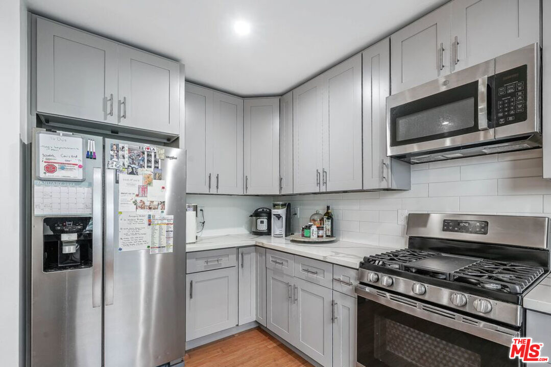 219 3rd Ave Unit: 1/2