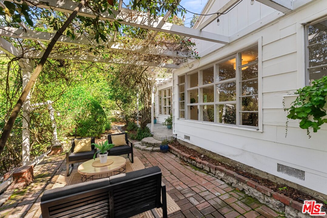 2666 La Cuesta Dr