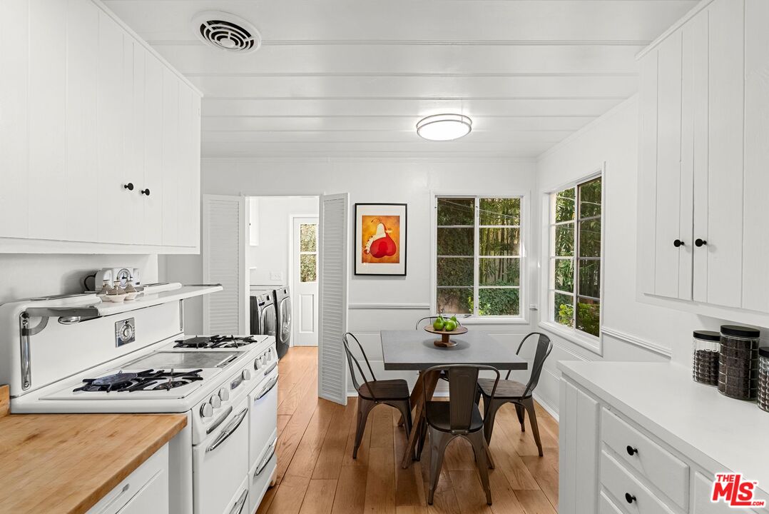 2666 La Cuesta Dr